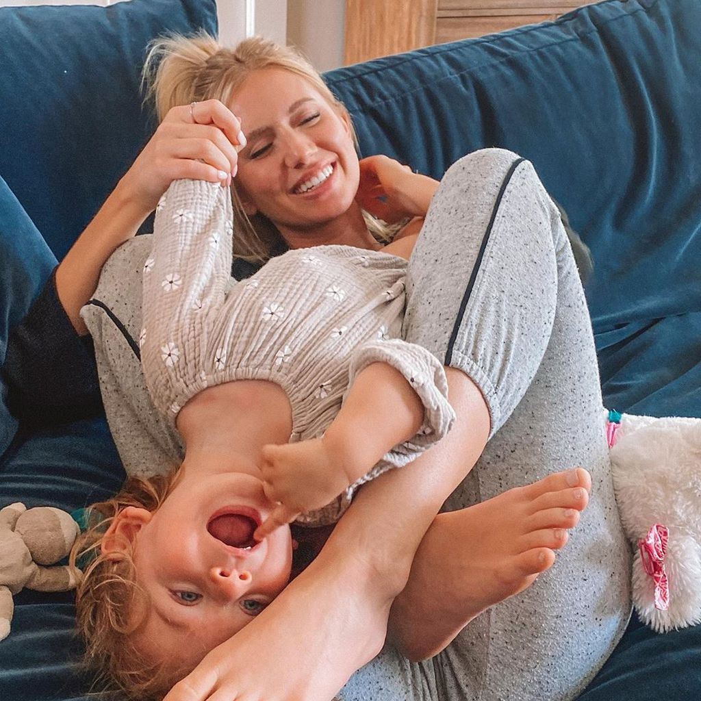 Lauren Burnham und ihre Tochter Alessi Ren im August 2020 in Arizona