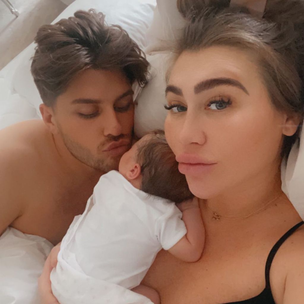 Lauren Goodger und Charles Drury mit ihrer Tochter Larose im Juli 2021
