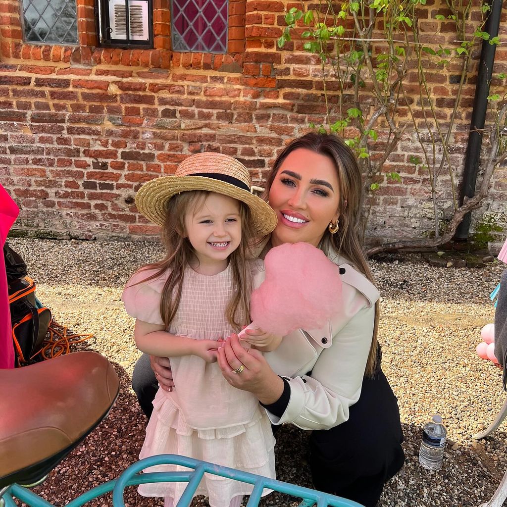 Lauren Goodger und Larose, April 2024