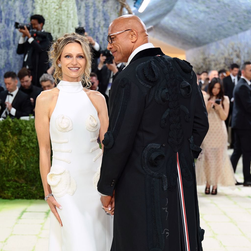 Lauren Hashian und Dwayne Johnson bei der Met Gala 2026 im Metropolitan Museum of Art in New York City