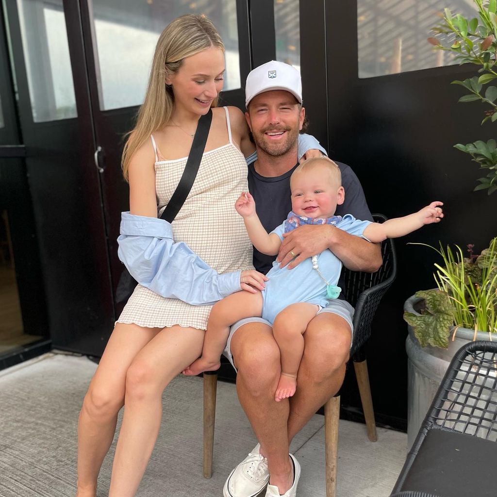 Lauren und Chris Lane mit ihrem Sohn Dutton Walker