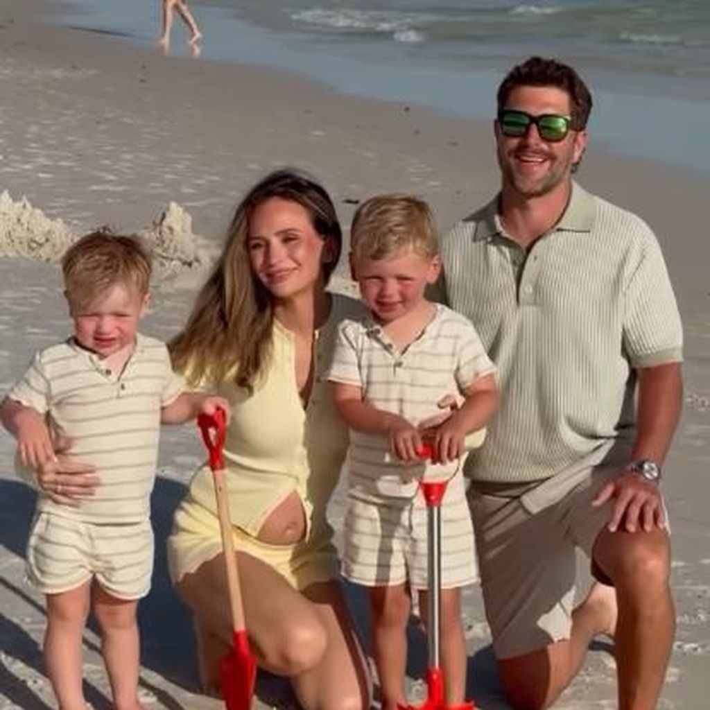 Lauren und Chris Lane mit ihren Kindern, Mai 2025