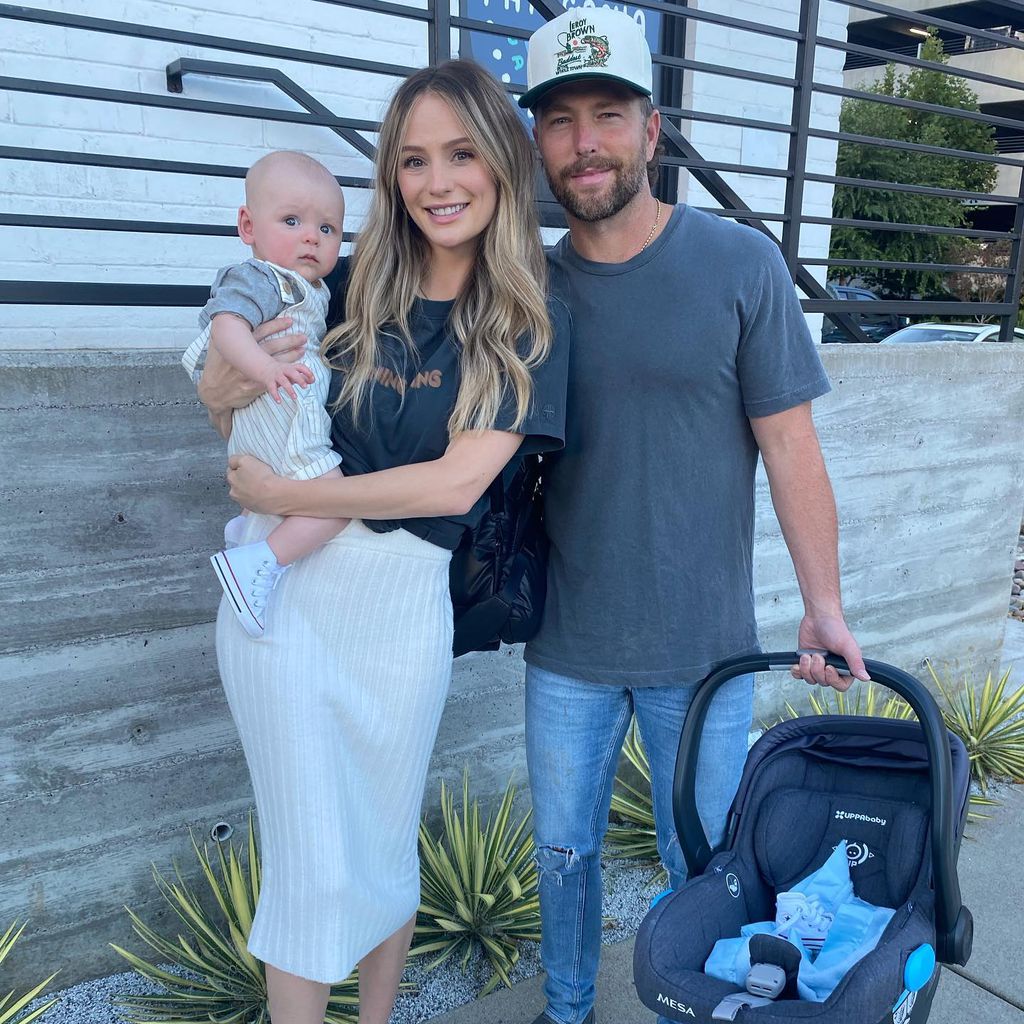 Lauren und Chris Lane mit ihrem Baby, Oktober 2021