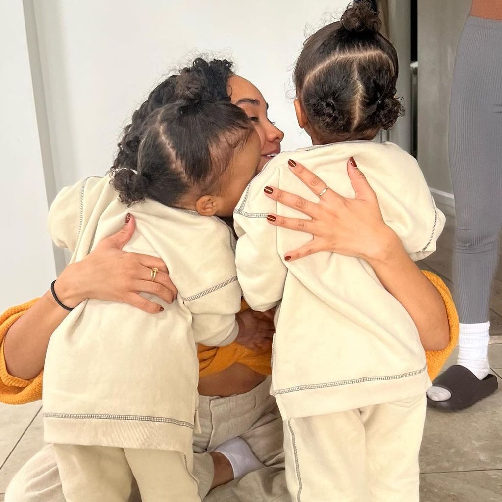Leigh-Anne Pinnock mit ihren Kindern im April 2023