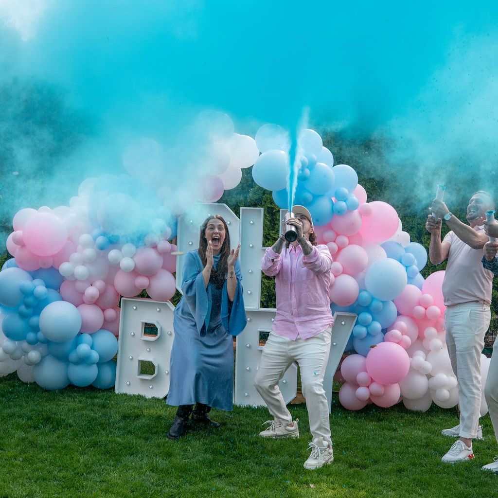 Lejla Höhn und Matze Höhn bei ihrer Gender-Reveal-Party im Mai 2025