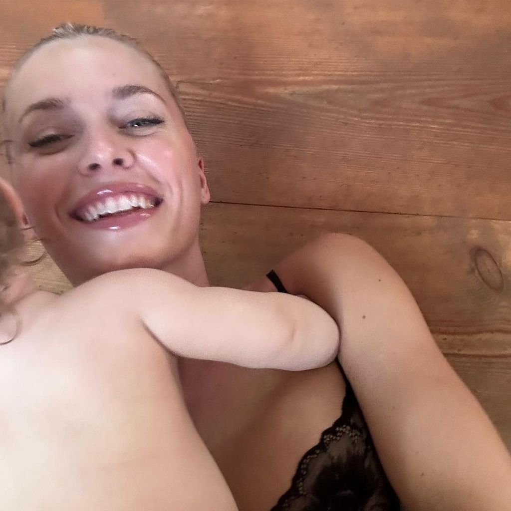 Lena Gercke mit Töchterchen Lia im Oktober 2023