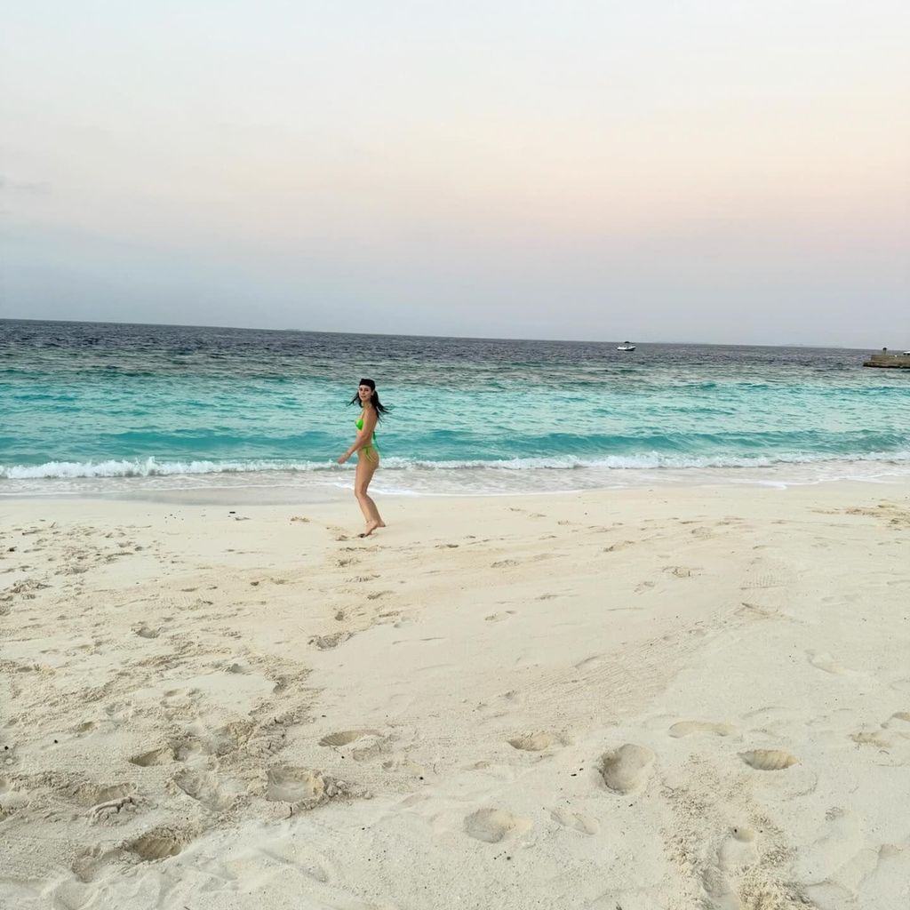 Lena Meyer-Landrut am Strand, 2024