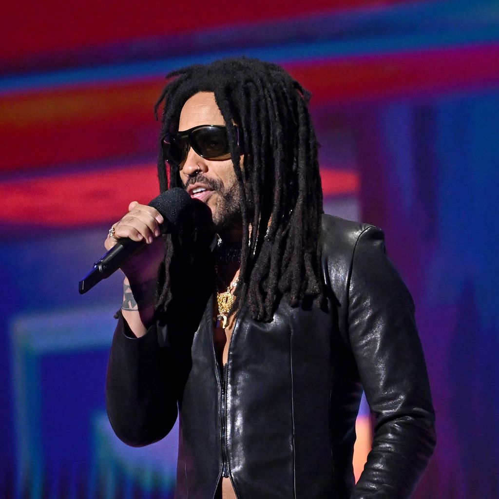 Lenny Kravitz spricht bei den MTV Video Music Awards 2025 in der UBS Arena in Elmont, New York
