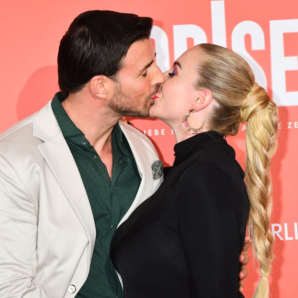 Ex-Bachelor Leonard Freier mit seiner Frau Caona