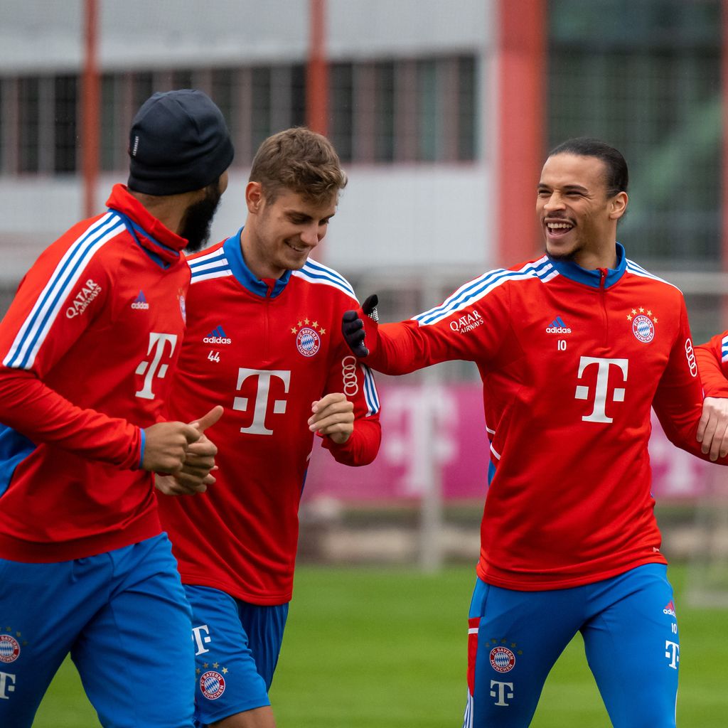Eric Maxim Choupo-Moting, Josip Stanisic, Leroy Sane und Paul Wanner beim Training