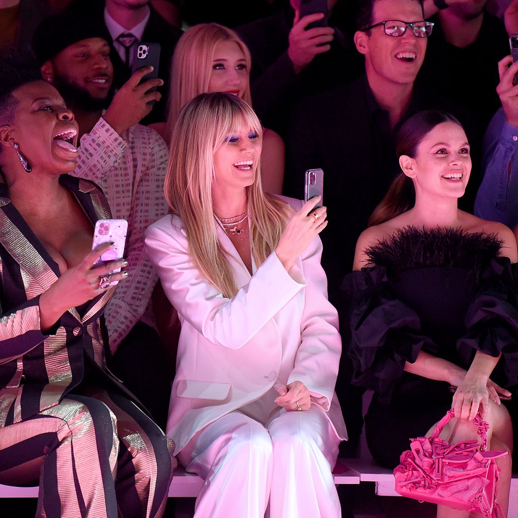 Leslie Jones, Heidi Klum, Rachel Bilson, Alexa Chung und Tamara bei einer Fashion-Show