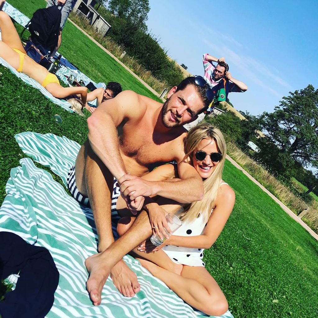 Lewis Burton und Caroline Flack im August 2019