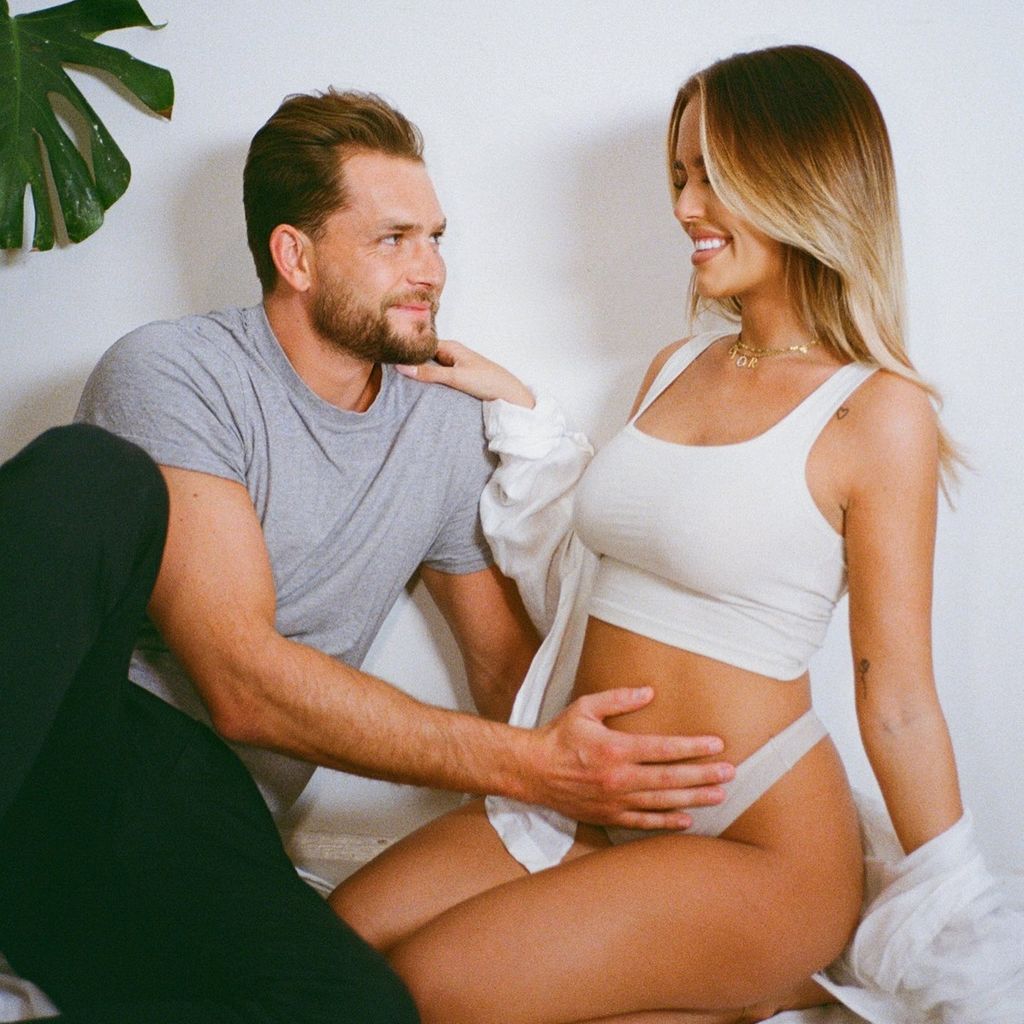 Lewis Burton und Lottie Tomlinson im Februar 2022