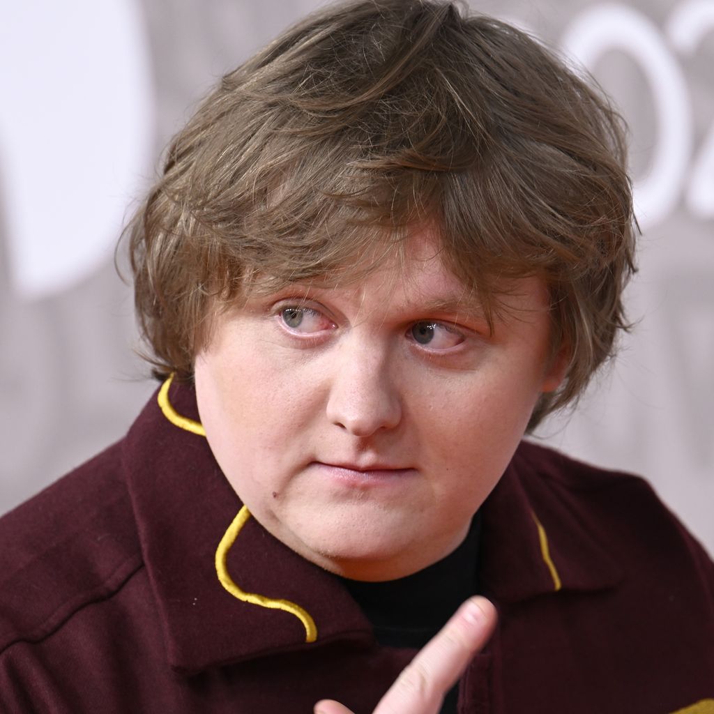 Lewis Capaldi, Sänger
