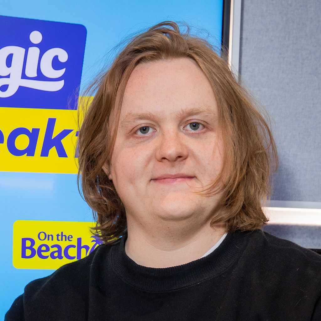 Lewis Capaldi, Sänger