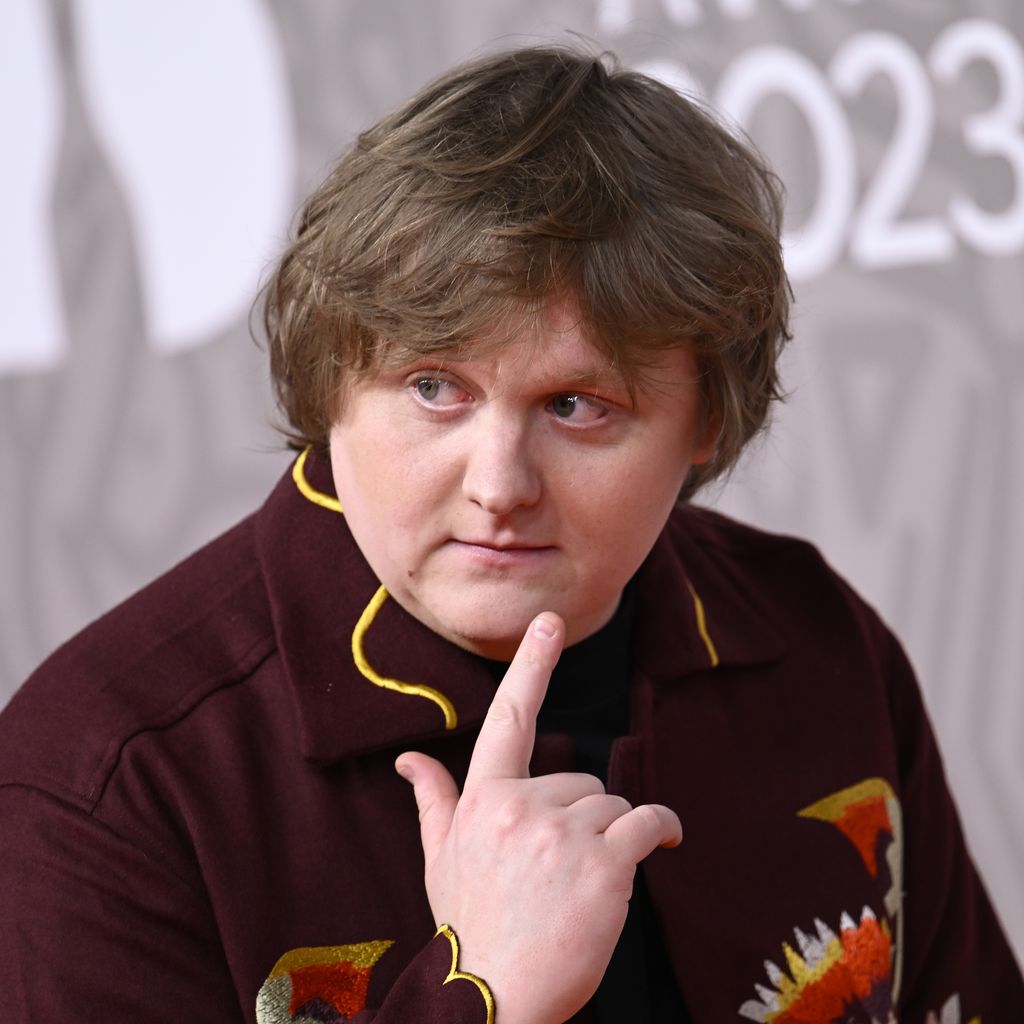 Lewis Capaldi, Sänger