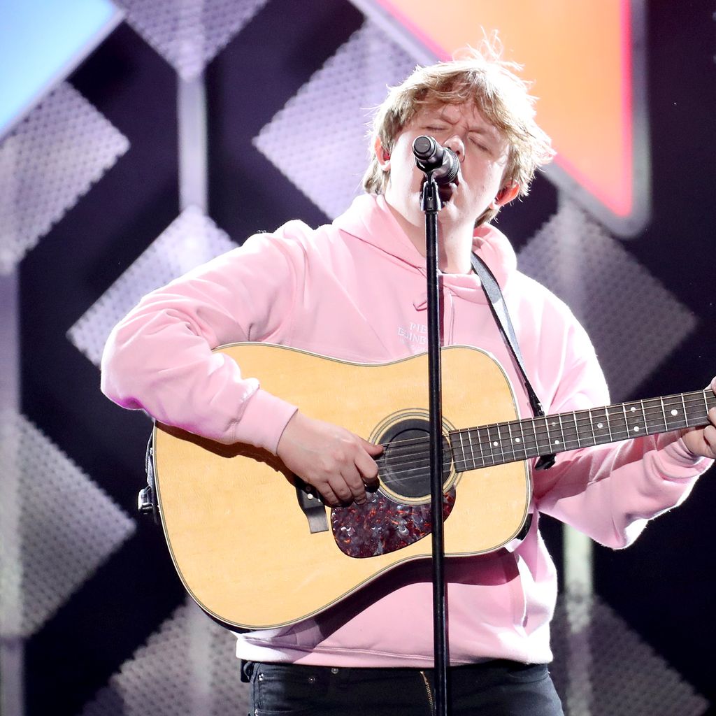 Lewis Capaldi, Sänger