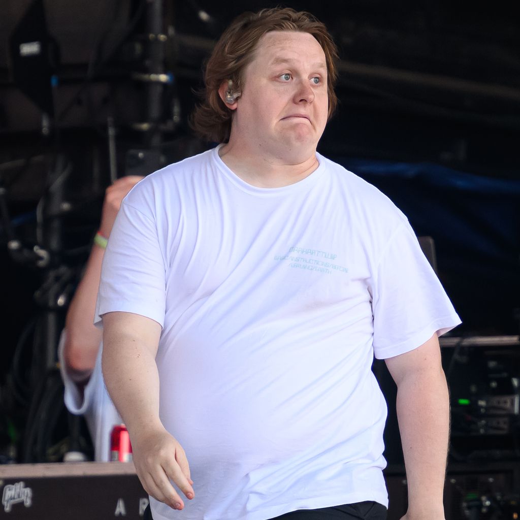 Lewis Capaldi, Sänger