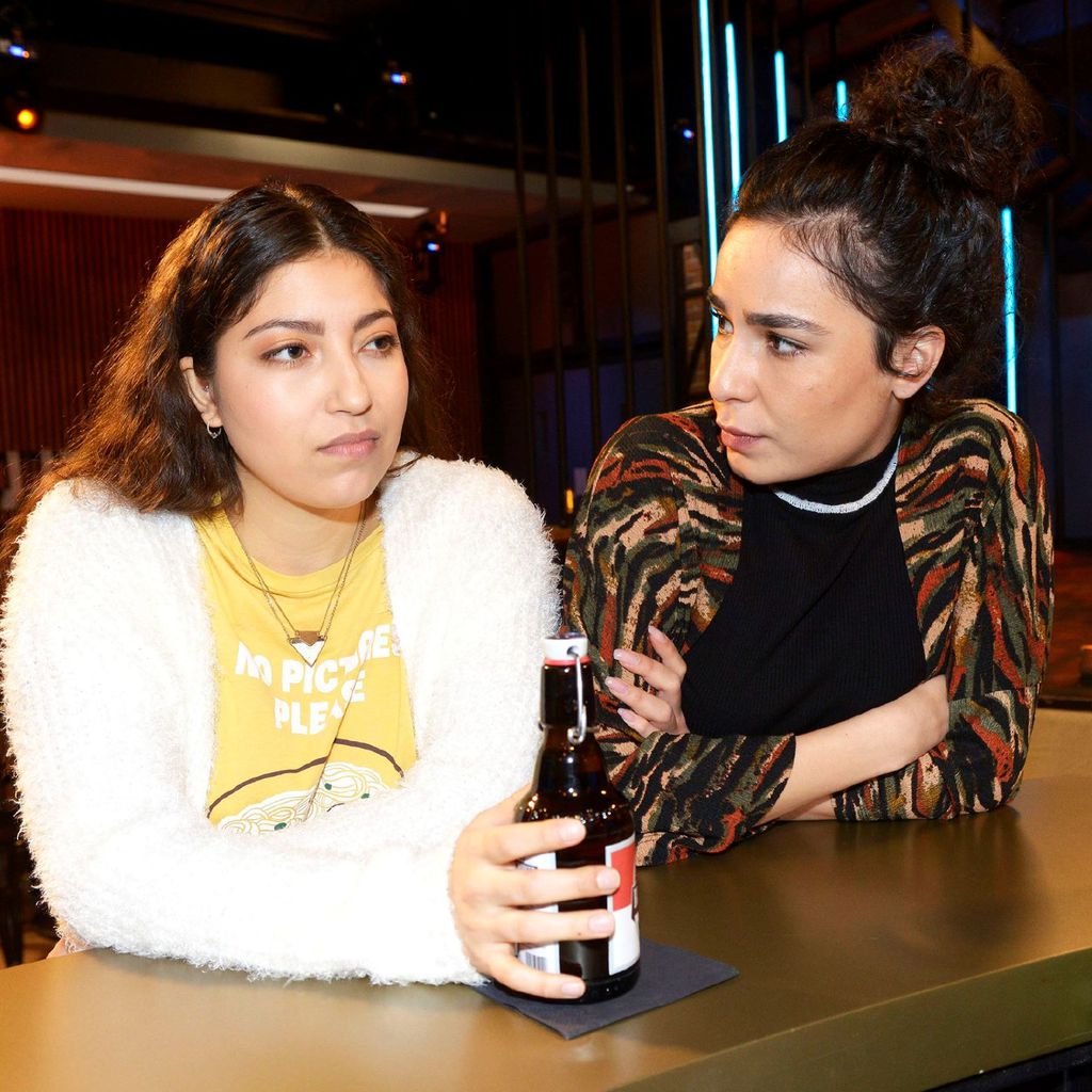 Leyla (Livia Gaiser) und Shirin (Gamze Senol) bei "Gute Zeiten, schlechte Zeiten"