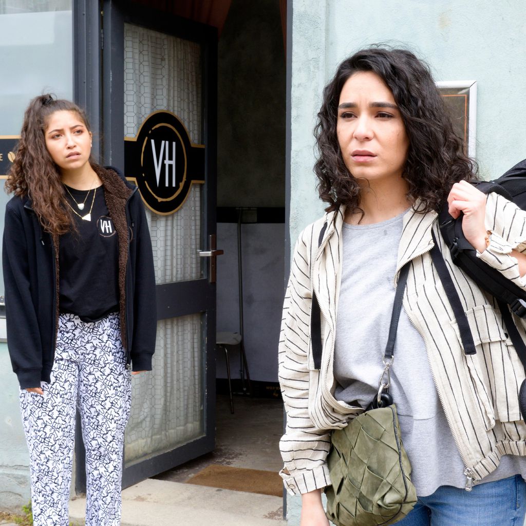 Leyla (Livia Gaiser) und Shirin (Gamze Senol) in einer GZSZ-Szene