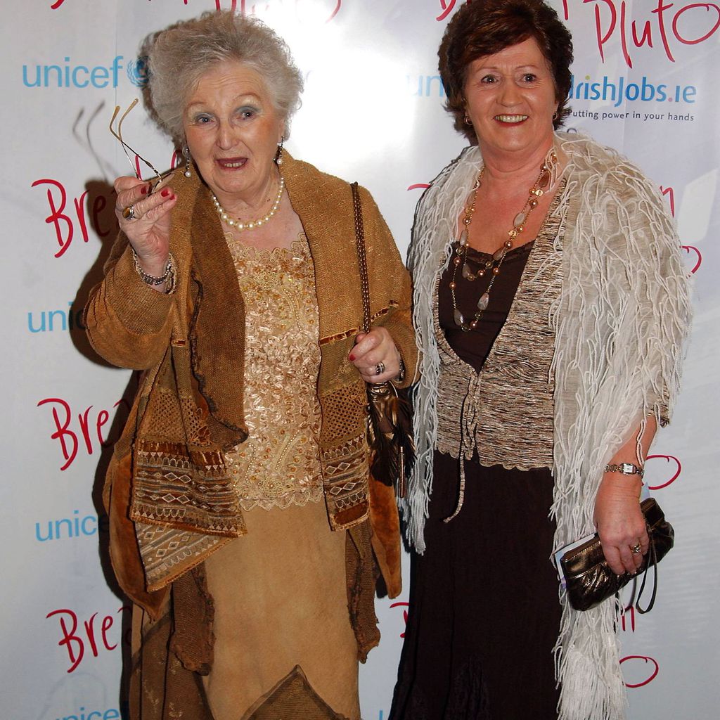 Liam Neesons Mutter Kitty Neeson und Nichte Kathy Nolan bei der "Breakfast on Pluto"-Premiere 2006