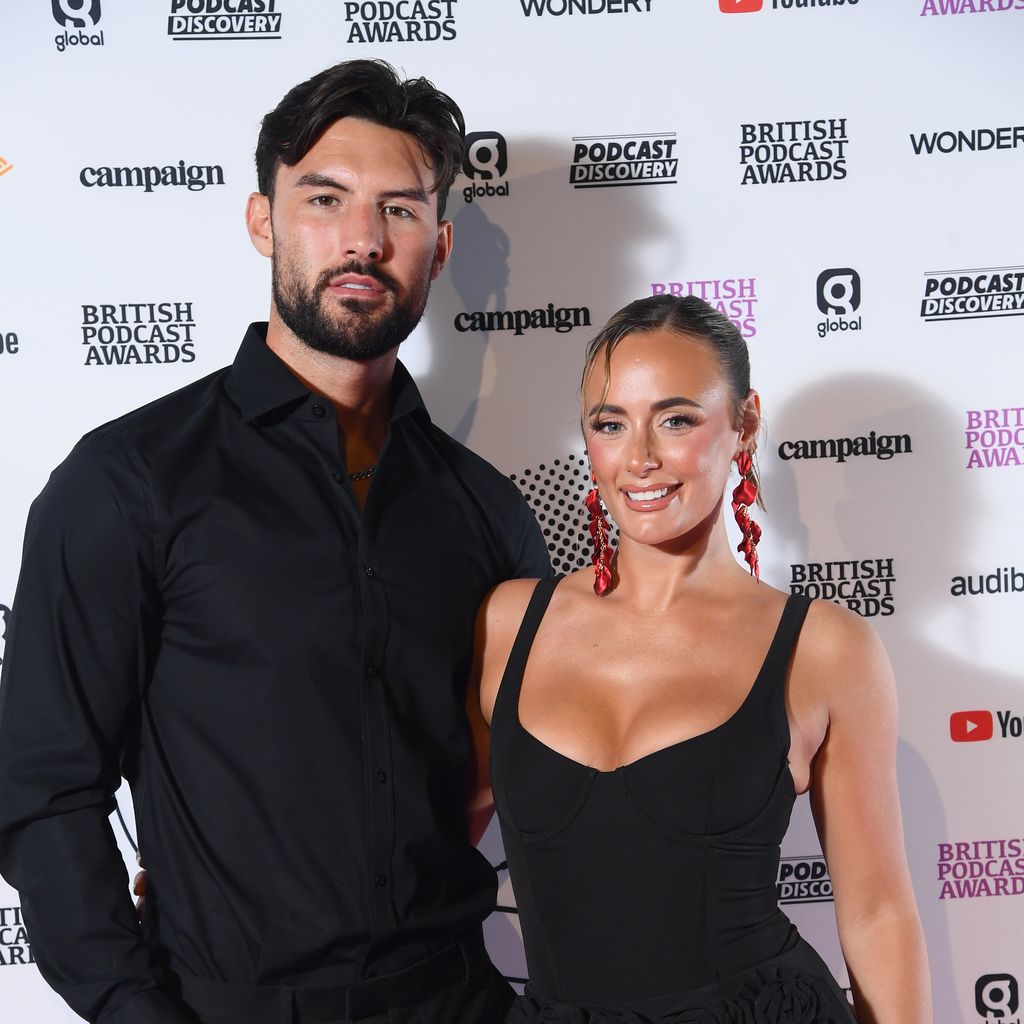 Liam Reardon und Millie Court bei den British Podcast Awards 2024 in London