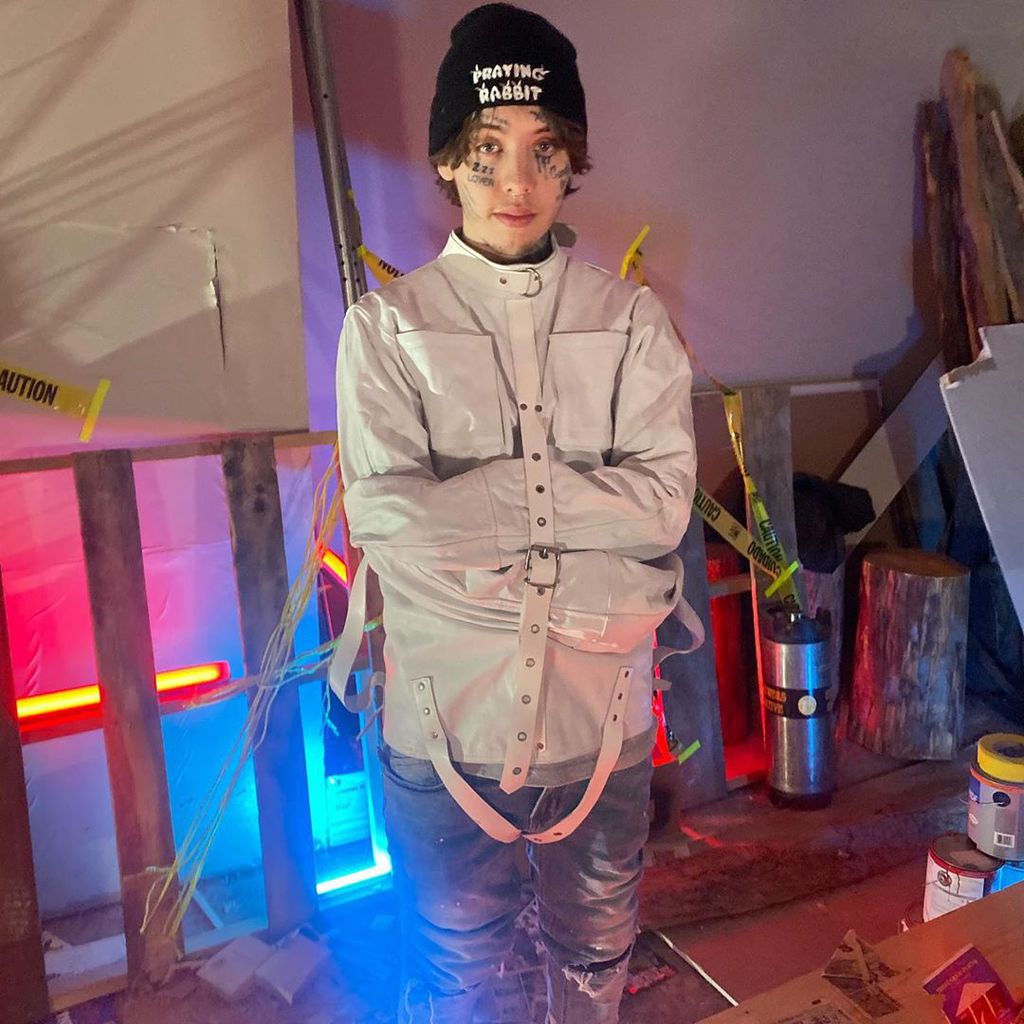 Lil Xan, Sänger