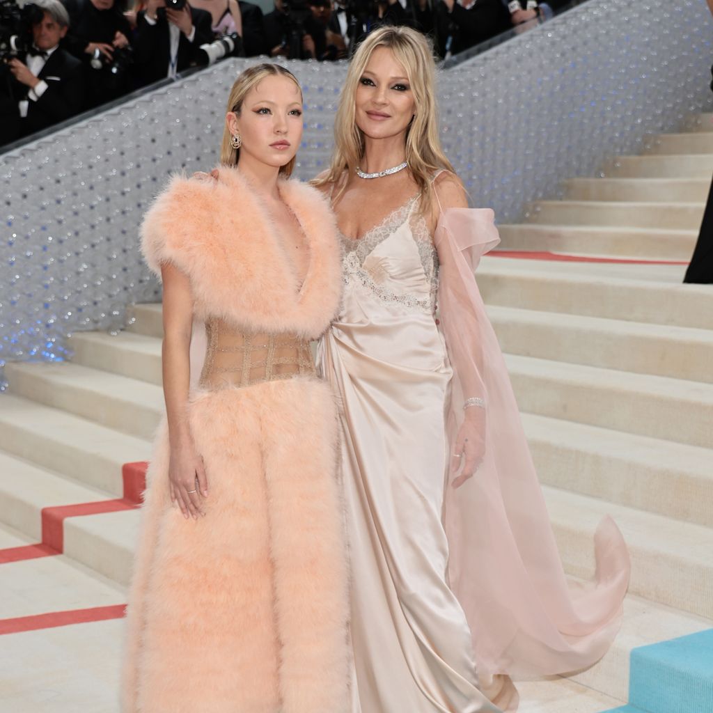 Lila Moss und Kate Moss im Rahmen der Met Gala 2023