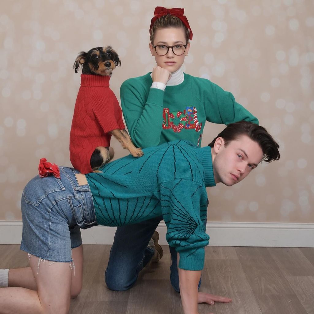 Lili Reinhart, Jack Martin und ihr Hund Milo
