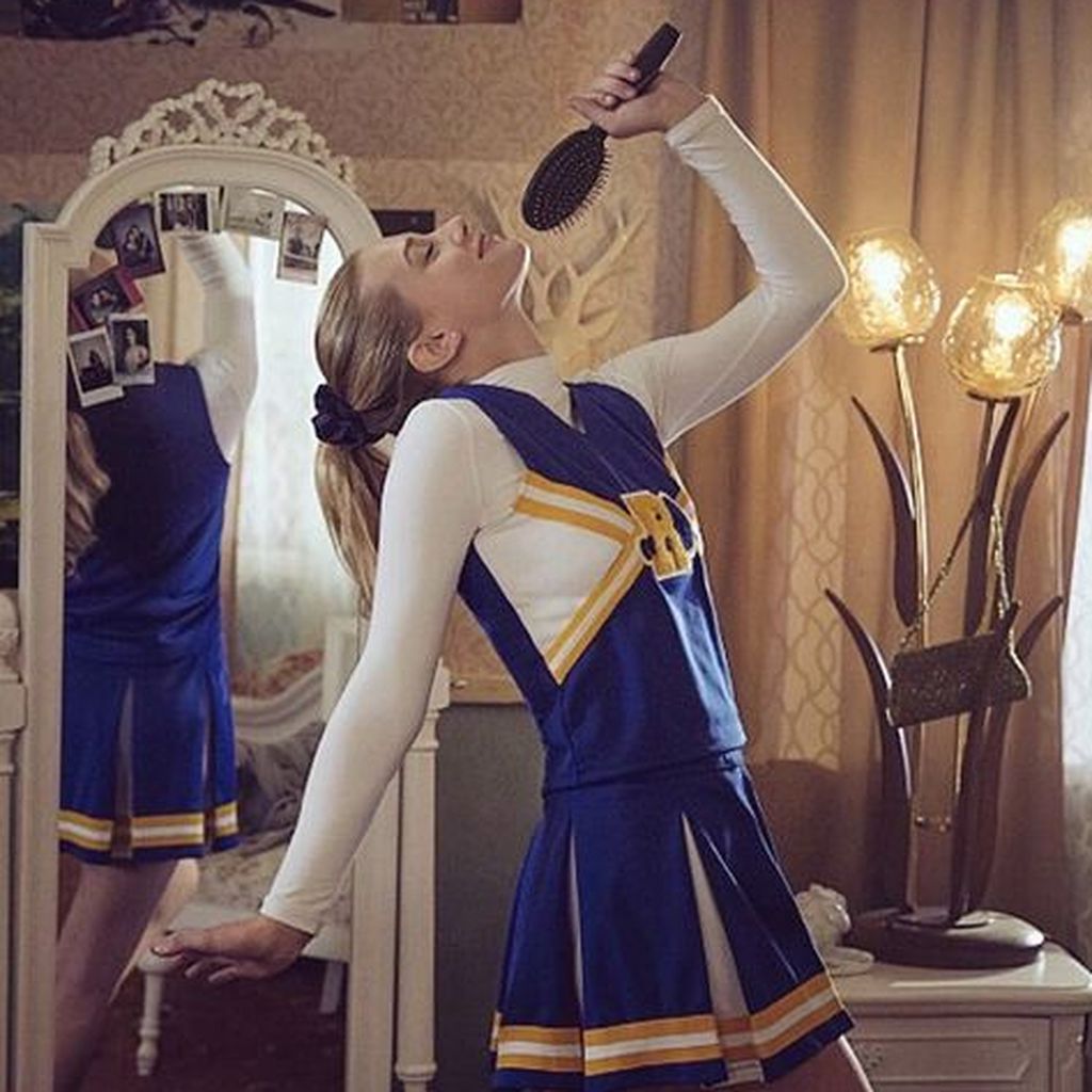Lili Reinhart am "Riverdale"-Set