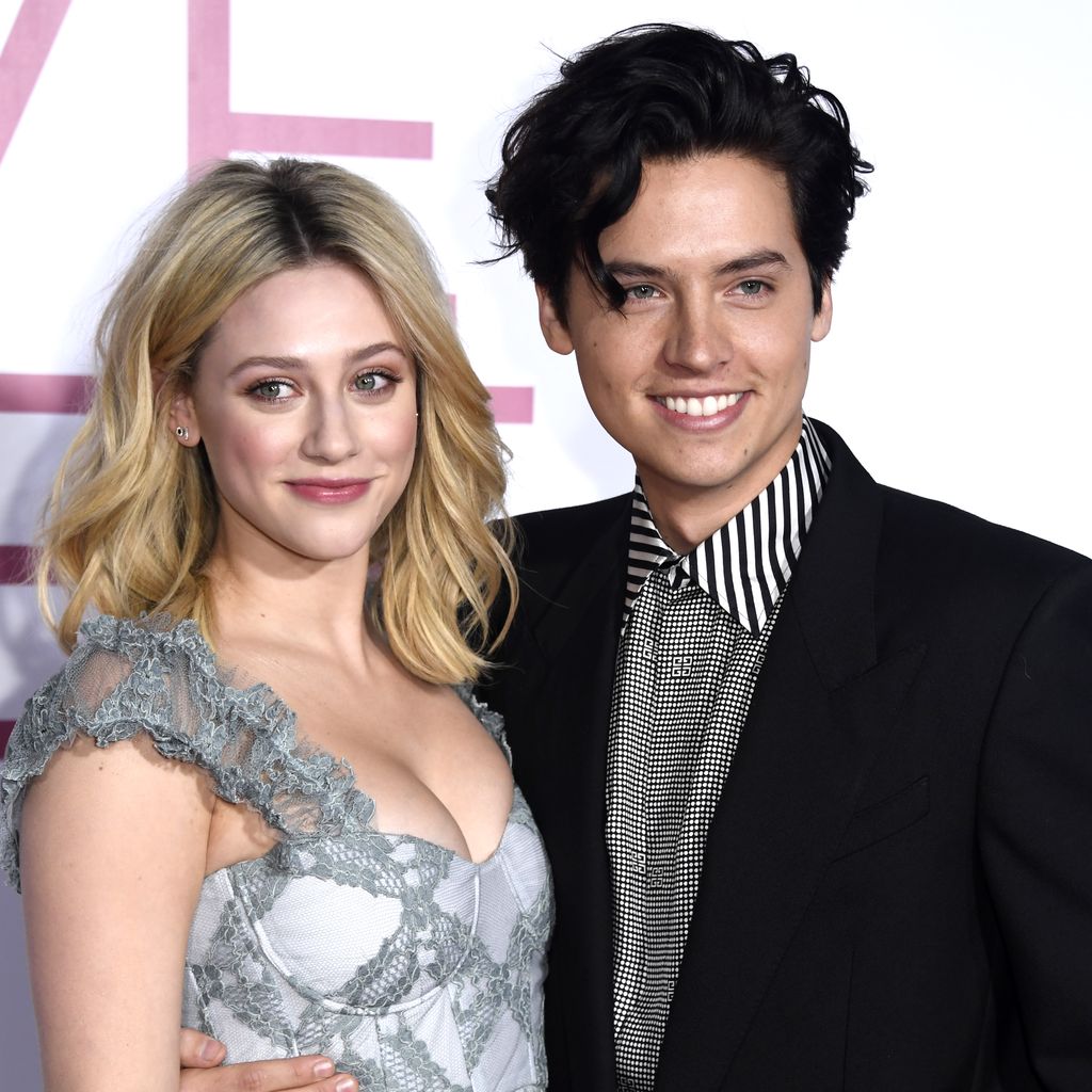 Lili Reinhart und Cole Sprouse im März 2019