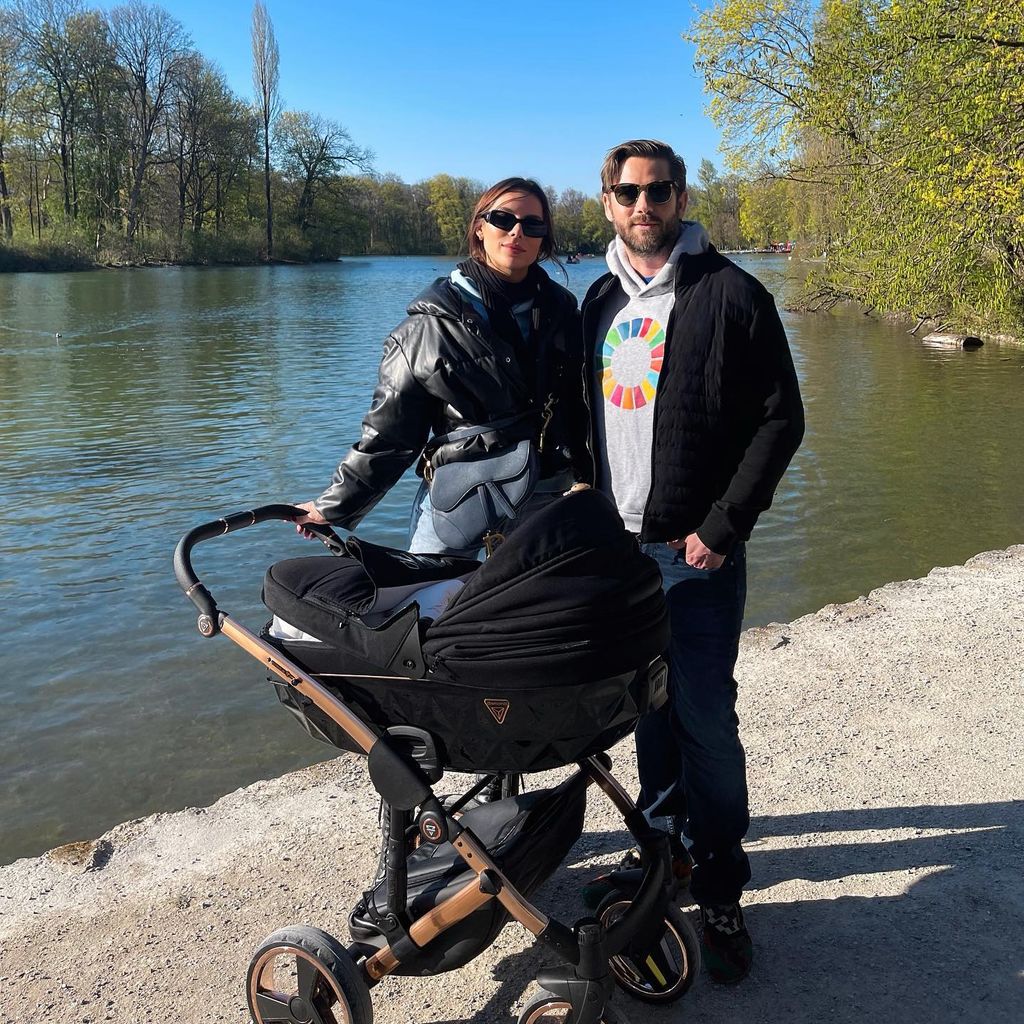 Liliana Matthäus mit ihrem Partner und Baby Gigi