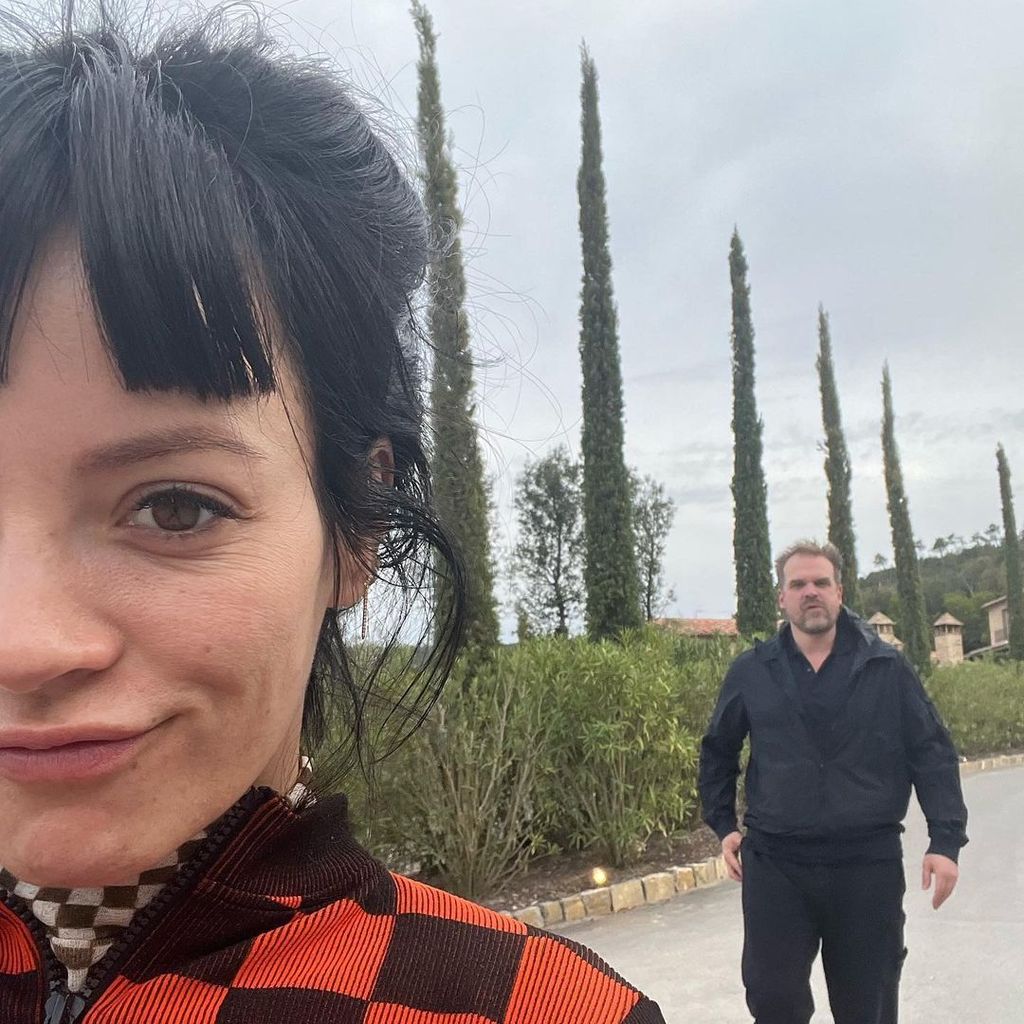 Lily Allen mit David Harbour, April 2022