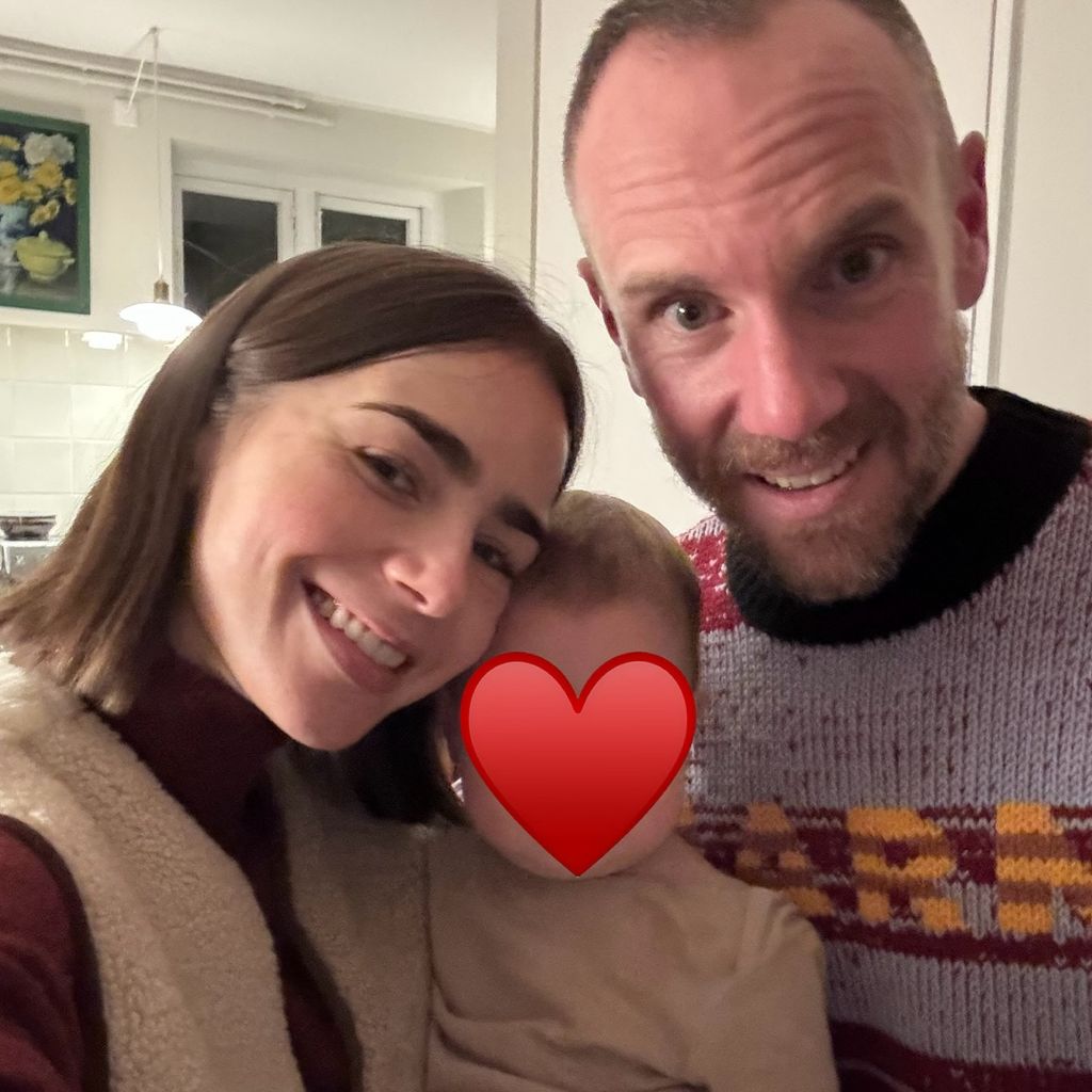 Lily Collins, ihre Tochter Tove und ihr Ehemann Charlie McDowell an Thanksgiving 2025
