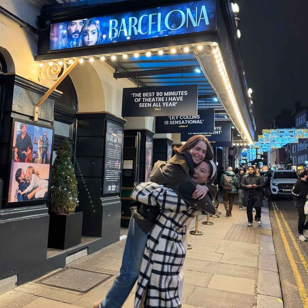 Lily Collins und Ashley Park, Dezember 2024
