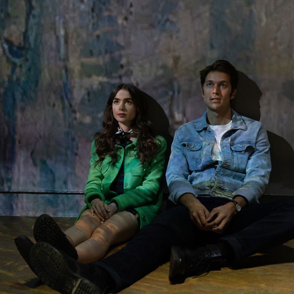 Lily Collins und Lucas Bravo in der Netflix-Serie "Emily in Paris"