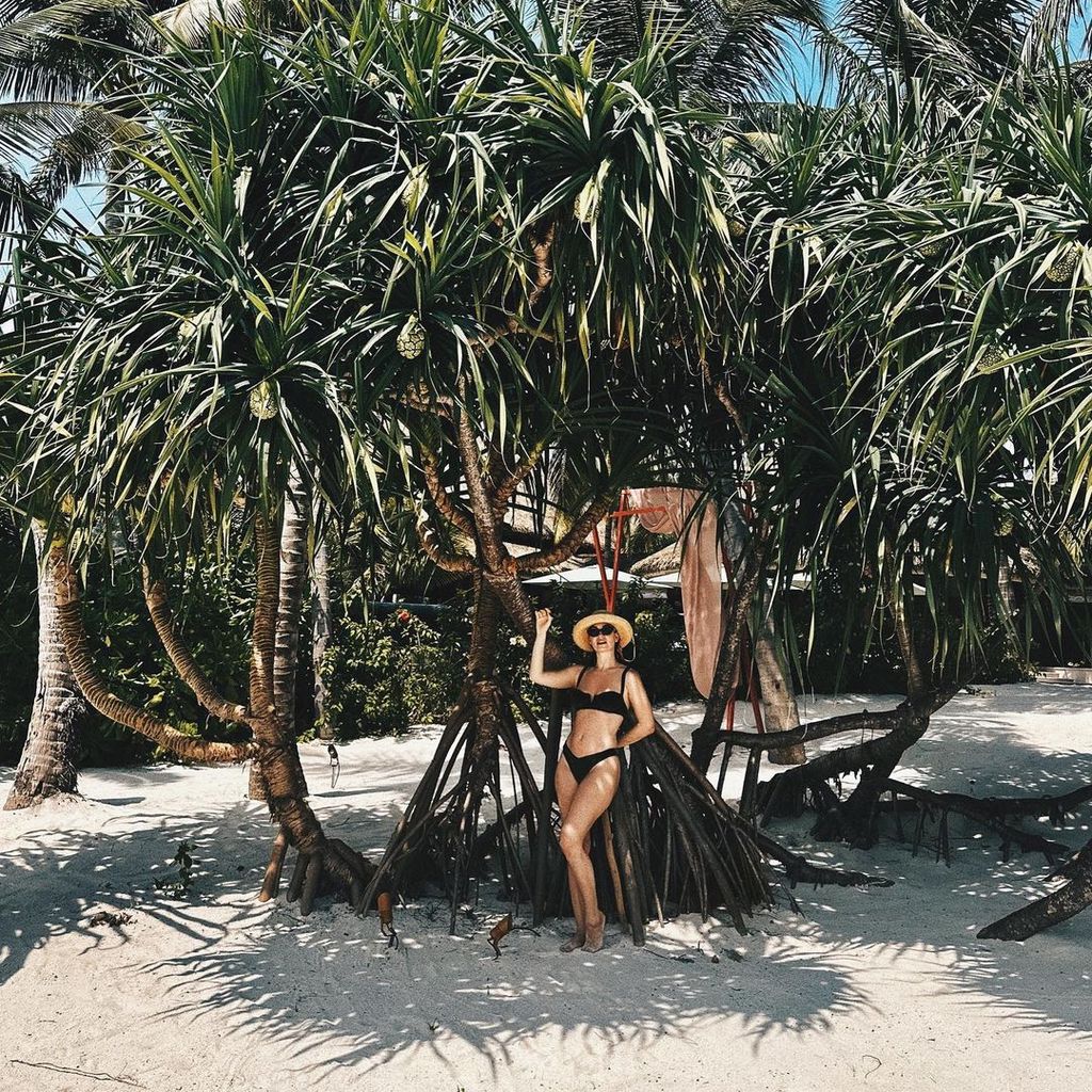 Lily James im Urlaub