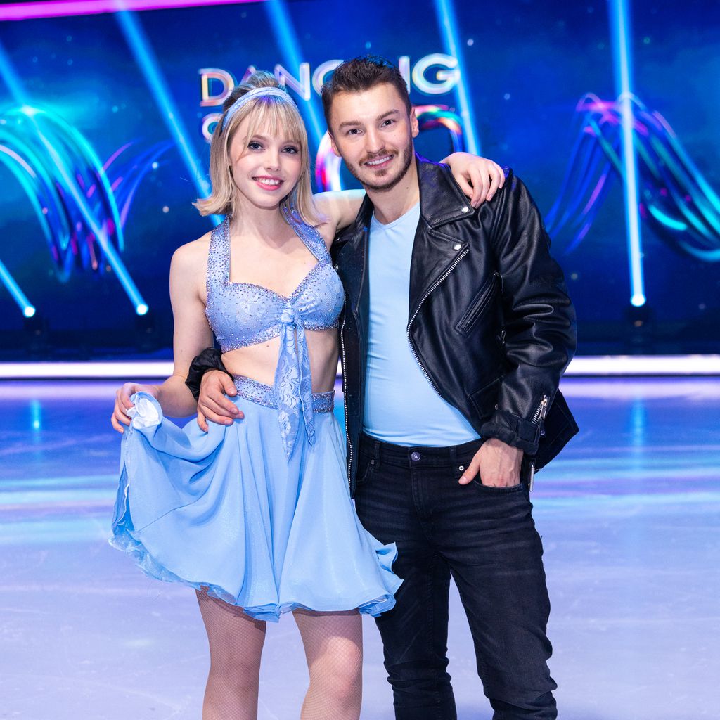 Lina Larissa Strahl und Joti Polizoakis bei "Dancing on Ice"