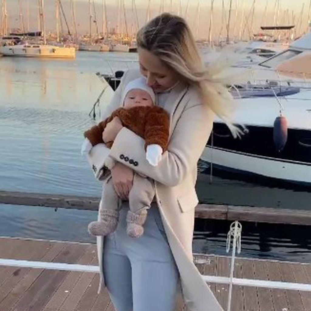 Lina Özgenç mit ihrer Tochter