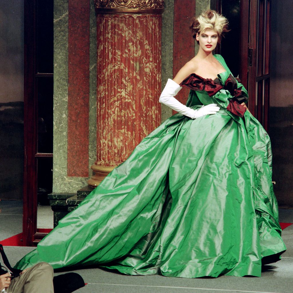 Linda Evangelista bei einer Fashionshow von Vivienne Westwood, 1995