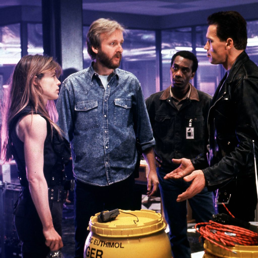 Linda Hamilton, James Cameron, Joe Morton und Arnold Schwarzenegger am Set von "Terminator 2: Judgment Day", 1991