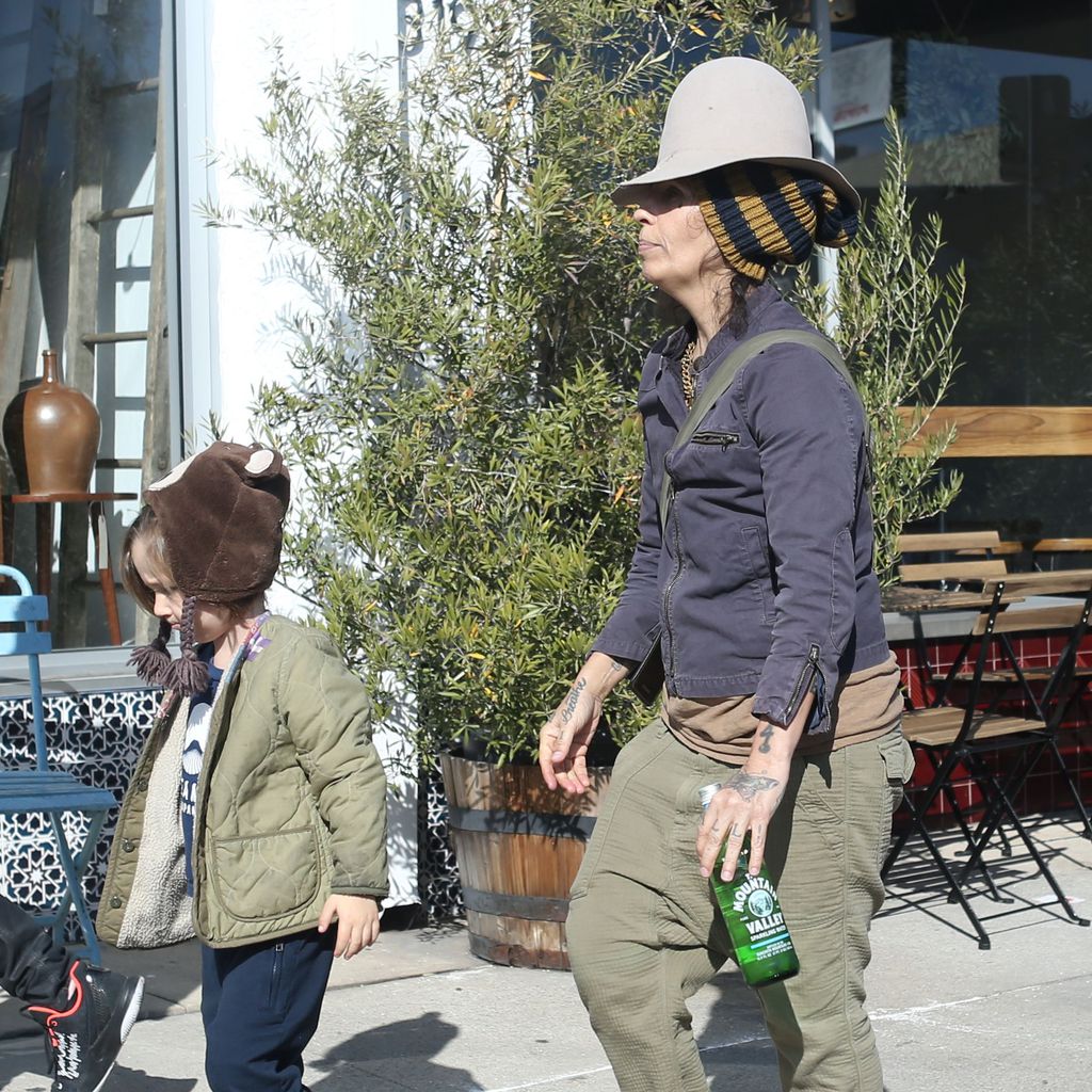 Musikerin Linda Perry und ihrem Sohn