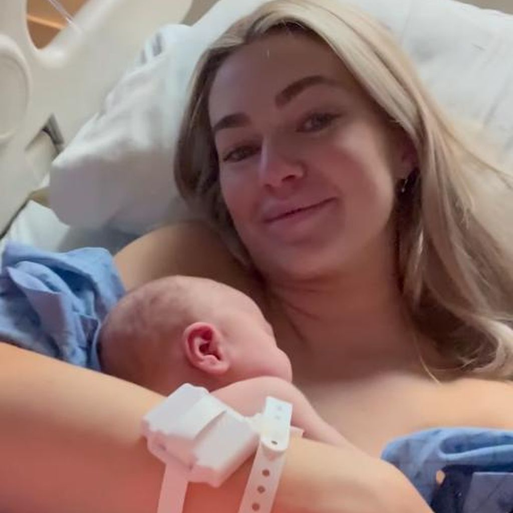 Lindsay Arnold mit ihrer kleinen Tochter