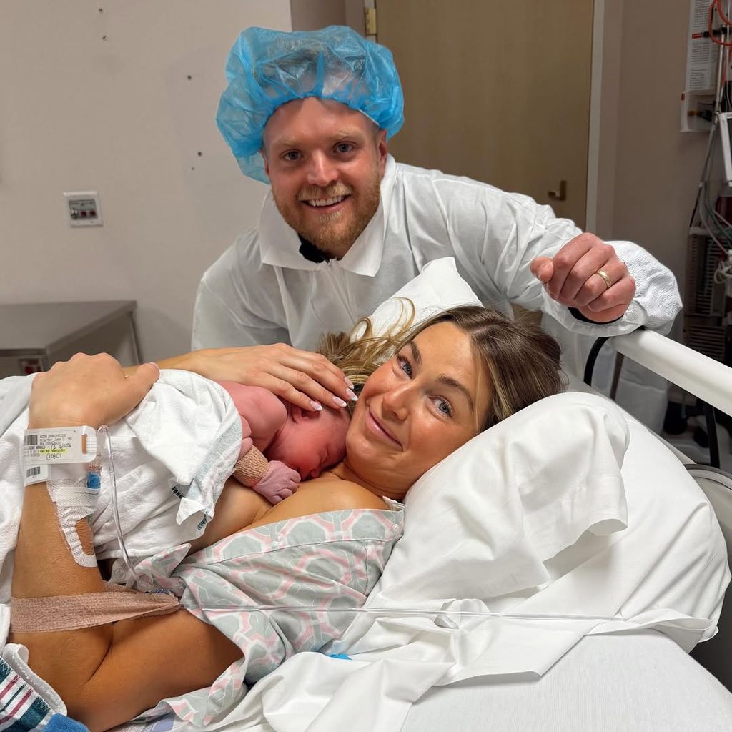 Lindsay Arnold und ihr Ehemann Samuel mit dem frischgeborenen Sohn Hayes Duff Cusick.