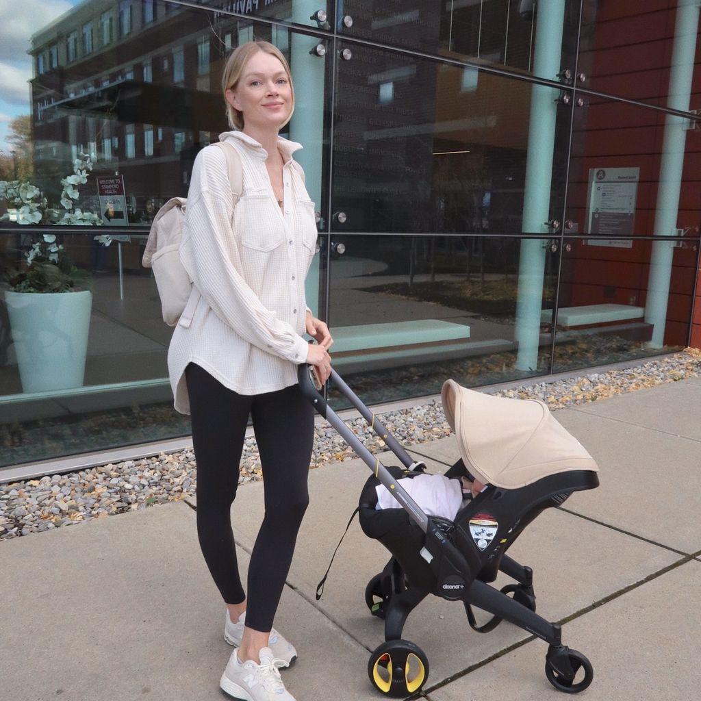 Model Lindsay Ellingson mit ihrer Tochter
