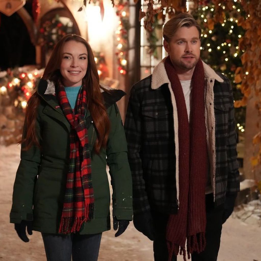 Lindsay Lohan und Chord Overstreet in einer Netflix-Produktion