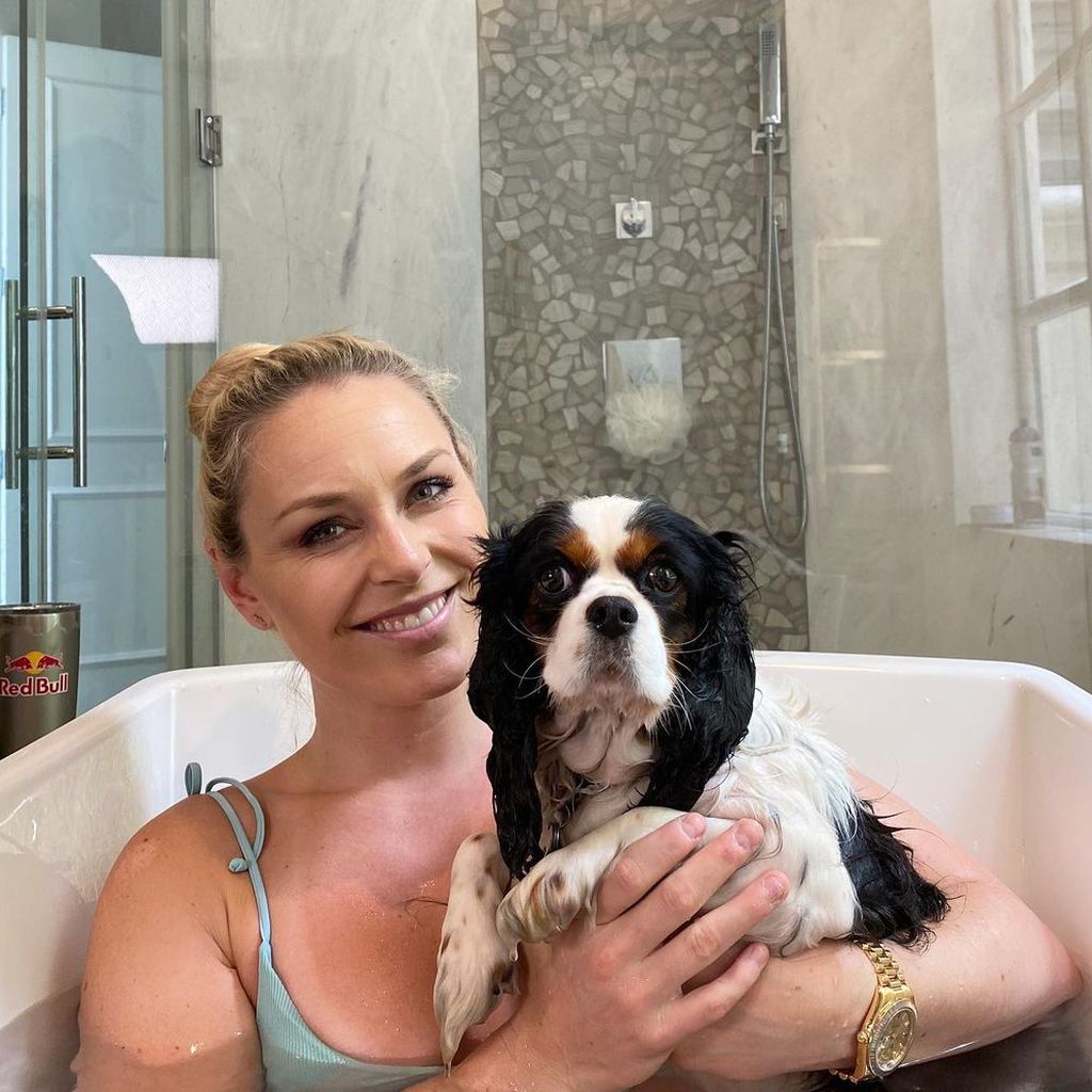 Lindsey Vonn und ihre Hündin Lucy in L.A. im Mai 2020