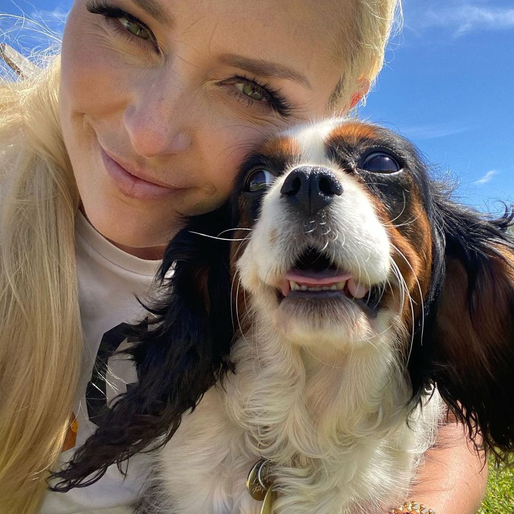 Lindsey Vonn und ihre Hündin Lucy im Juni 2020