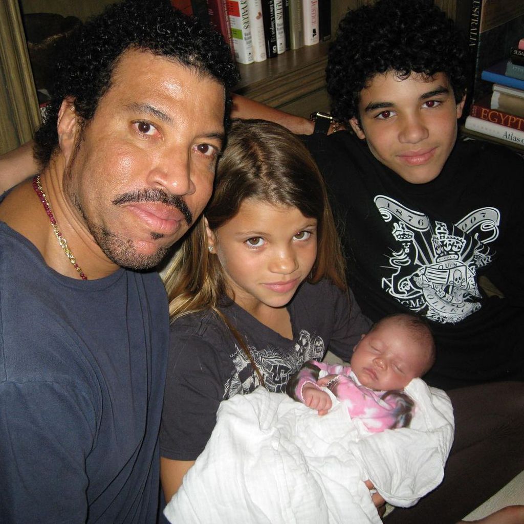 Lionel Richie mit seinen Kindern Nicole, Sofia und Miles