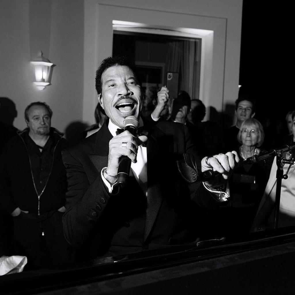 Lionel Richie, Sänger